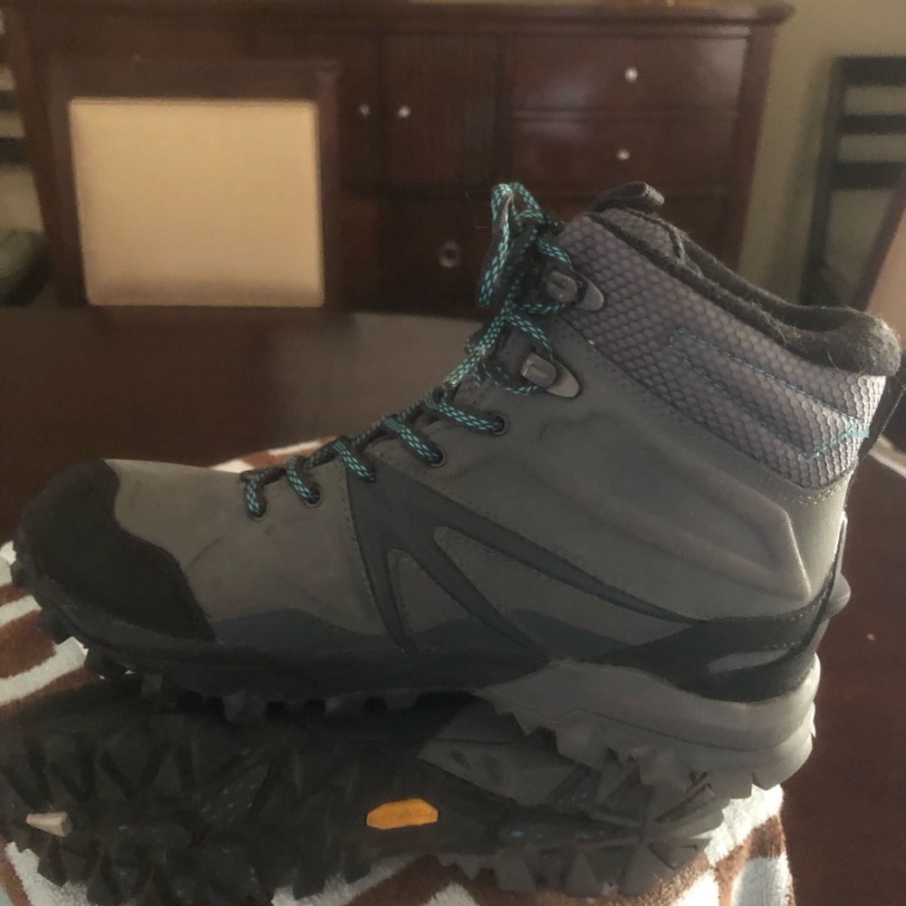 Sz 8 Merrell Hiking Boots